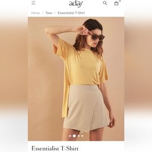 ADAY Essentialist T-Shirt in Yellow Size M